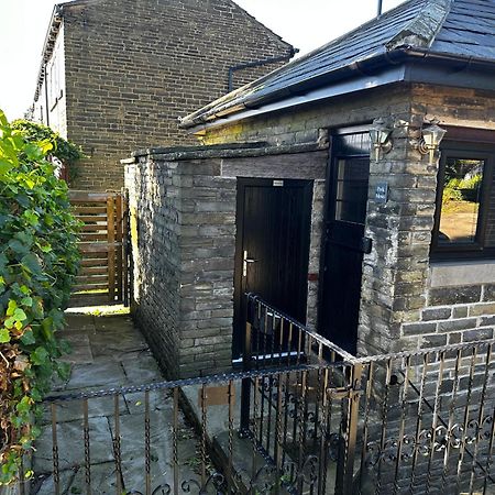 Unique Victorian Stable Conversion Halifax Exteriér fotografie