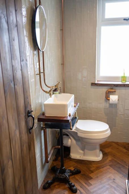 Unique Victorian Stable Conversion Halifax Exteriér fotografie