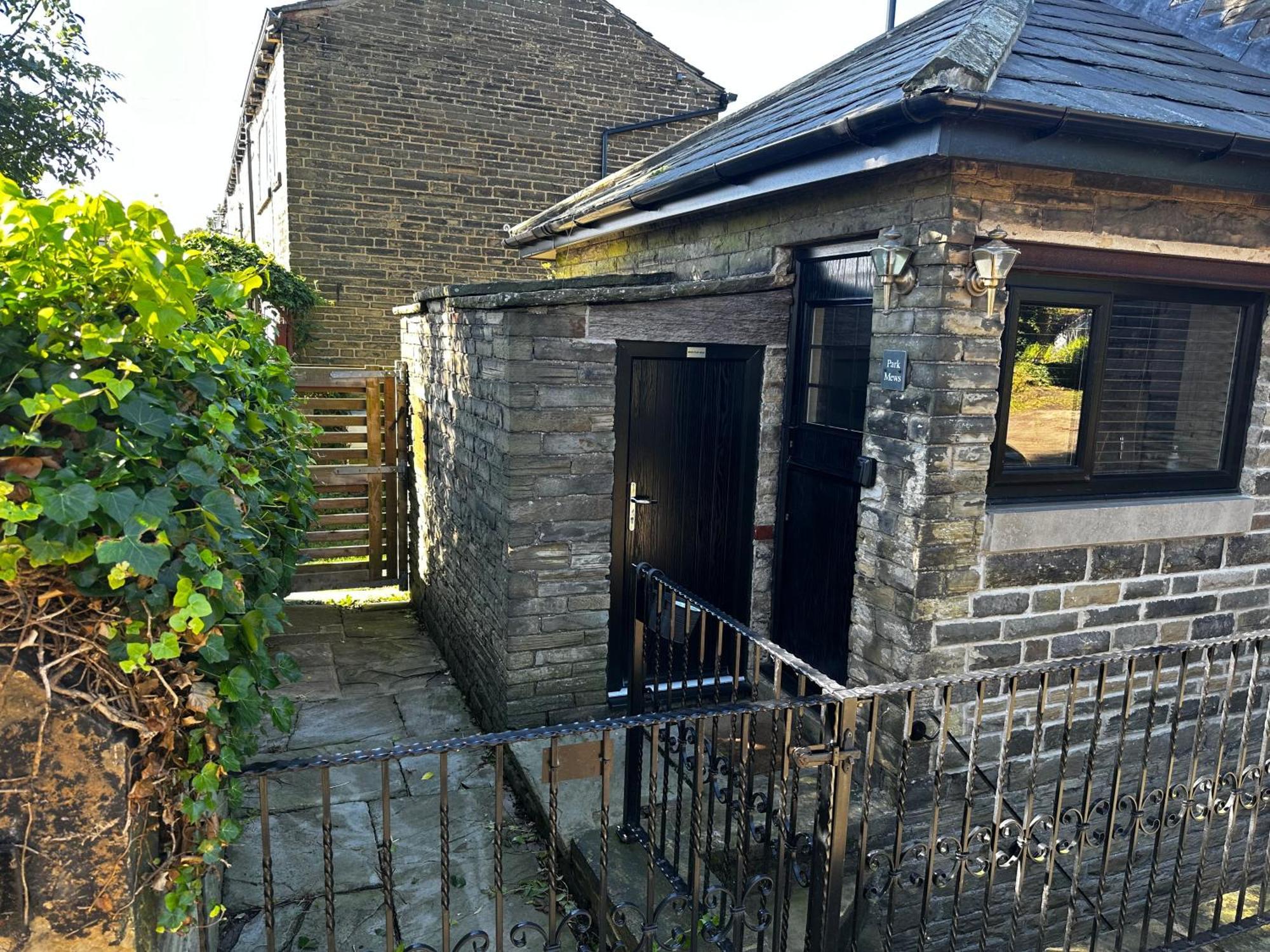 Unique Victorian Stable Conversion Halifax Exteriér fotografie